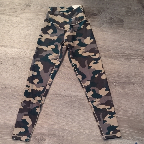 aerie Pants - Aerie Offline Camo Crossover Real Me 7/8 Ho Rise Leggings Size Small